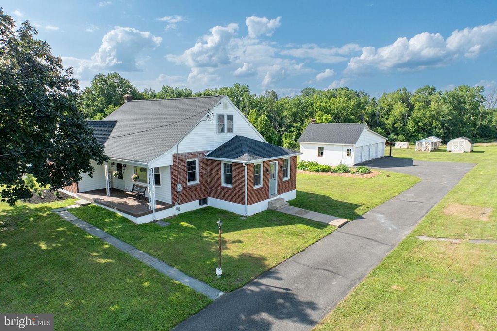 107 BIG RD, Zieglerville, PA 19492