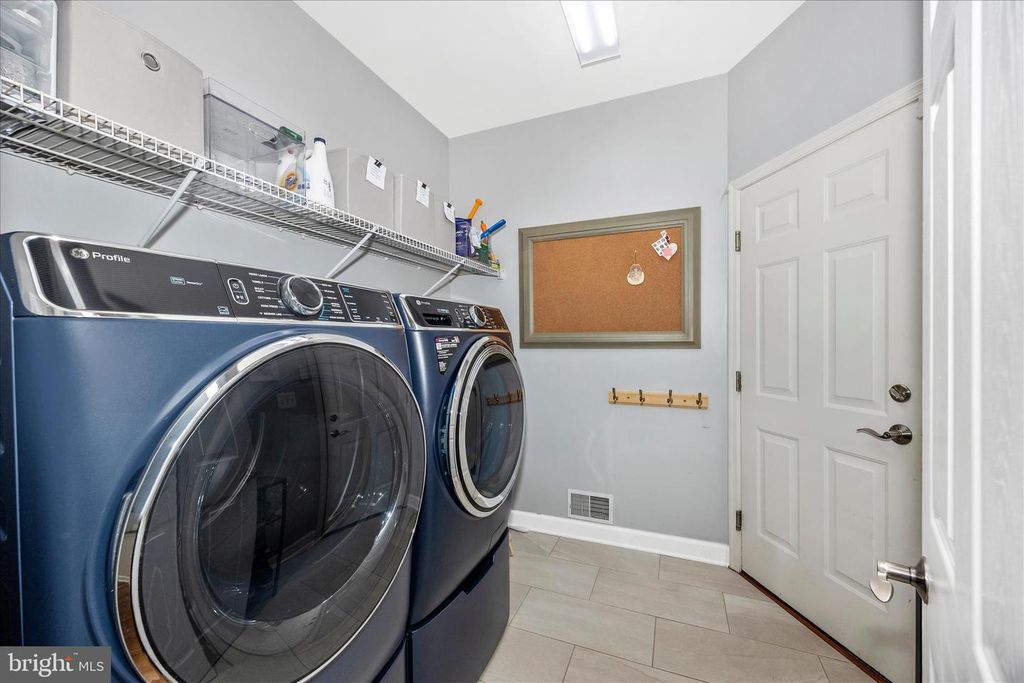 Image 23 of property listing at 1510 LOCKSLEY LN, Mount Airy, MD 21771