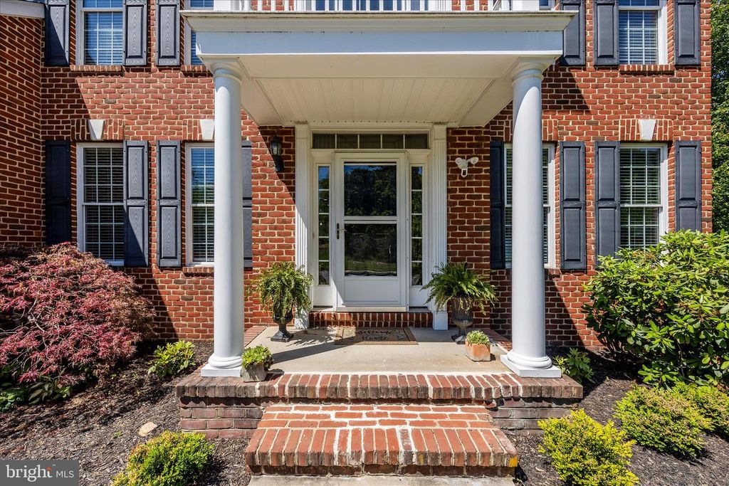 Image 2 of property listing at 1510 LOCKSLEY LN, Mount Airy, MD 21771
