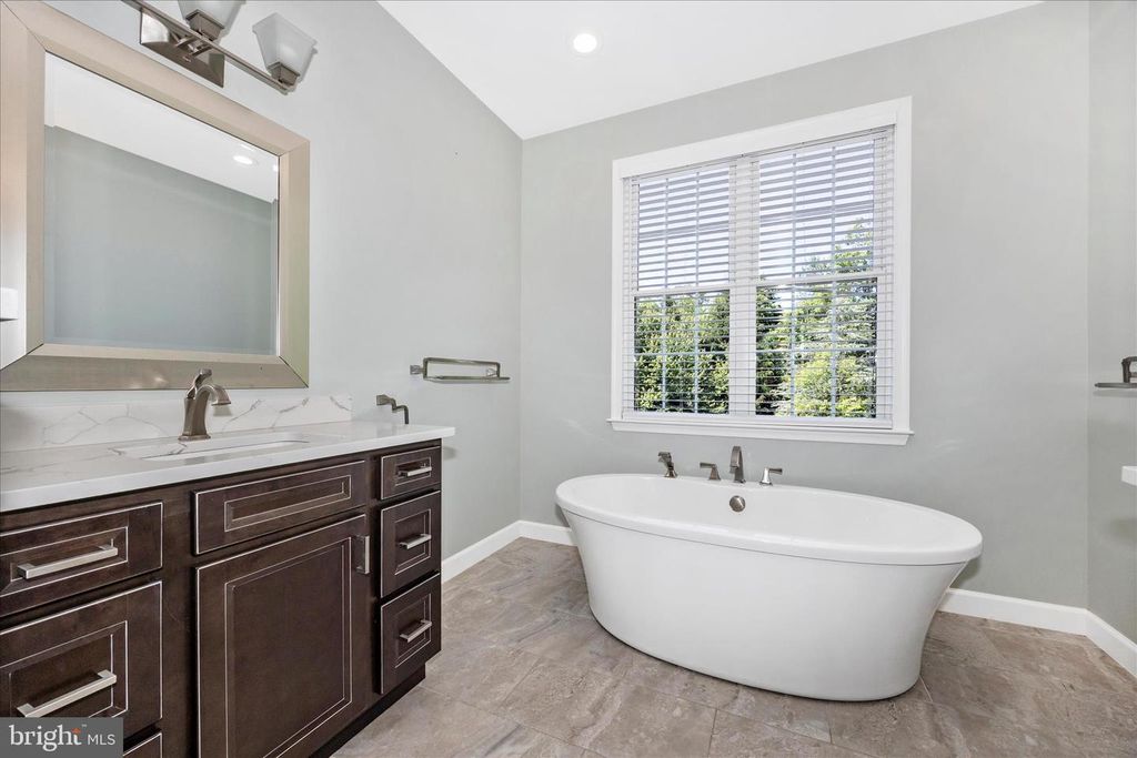 Image 34 of property listing at 1510 LOCKSLEY LN, Mount Airy, MD 21771