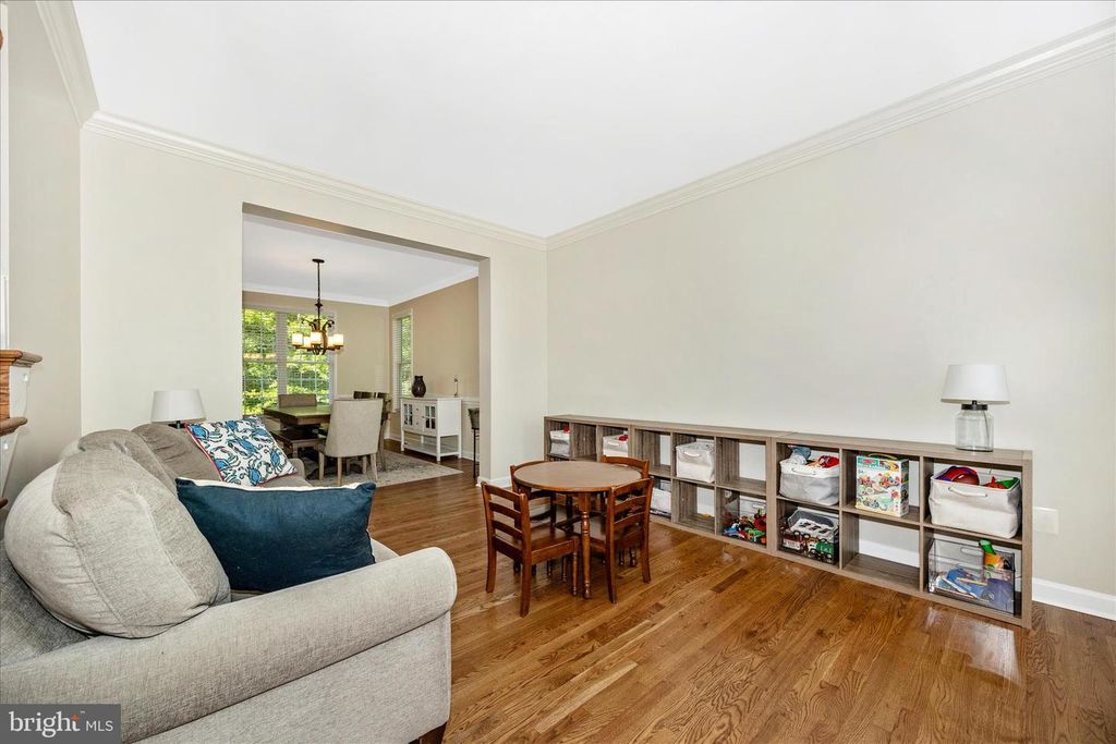 Image 8 of property listing at 1510 LOCKSLEY LN, Mount Airy, MD 21771