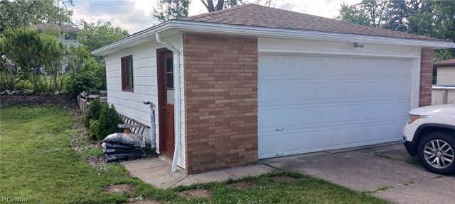 6894 Lalemant Drive, Parma, OH 44129