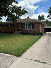 6894 Lalemant Drive, Parma, OH 44129