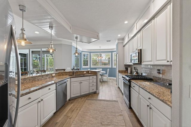 6119 9TH AVENUE CIRCLE NE, Bradenton, FL 34212