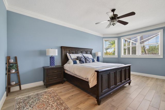 6119 9TH AVENUE CIRCLE NE, Bradenton, FL 34212