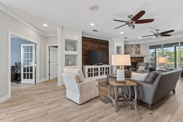 6119 9TH AVENUE CIRCLE NE, Bradenton, FL 34212