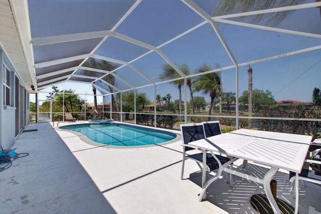 6119 9TH AVENUE CIRCLE NE, Bradenton, FL 34212