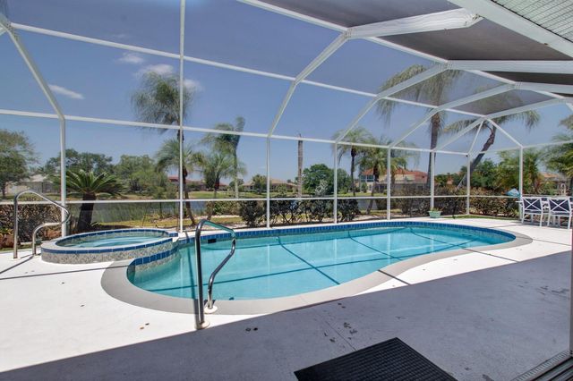 6119 9TH AVENUE CIRCLE NE, Bradenton, FL 34212