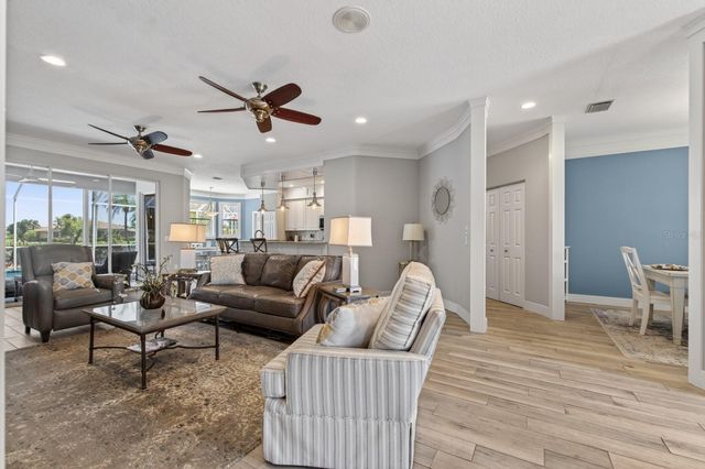 6119 9TH AVENUE CIRCLE NE, Bradenton, FL 34212