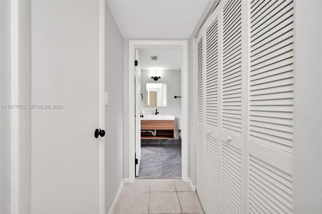 8600 NW 34th Pl B206, Sunrise, FL 33351