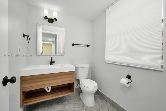 8600 NW 34th Pl B206, Sunrise, FL 33351