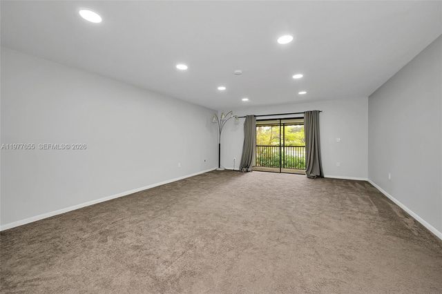 8600 NW 34th Pl B206, Sunrise, FL 33351