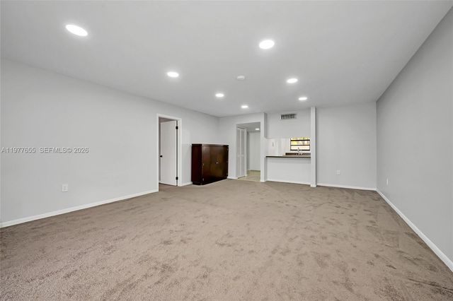 8600 NW 34th Pl B206, Sunrise, FL 33351