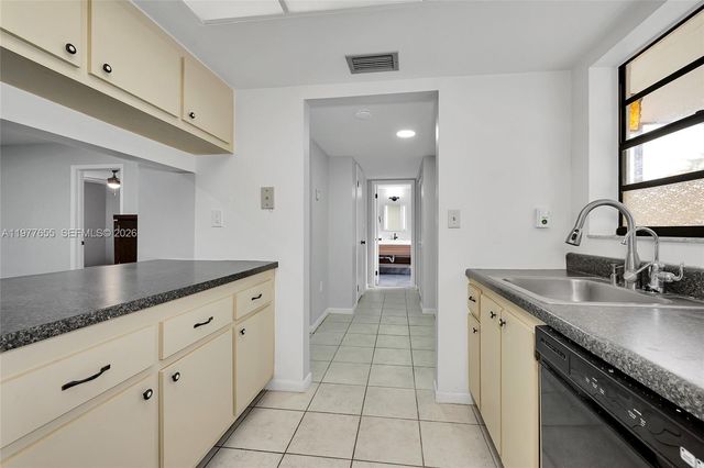 8600 NW 34th Pl B206, Sunrise, FL 33351