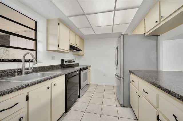 8600 NW 34th Pl B206, Sunrise, FL 33351