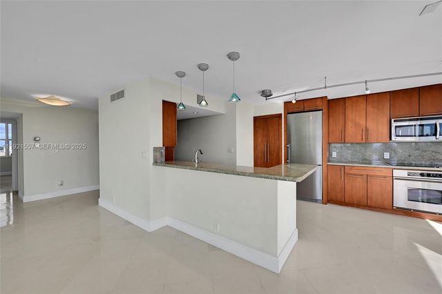 936 Intracoastal Dr 15H, Fort Lauderdale, FL 33304