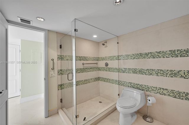 936 Intracoastal Dr 15H, Fort Lauderdale, FL 33304