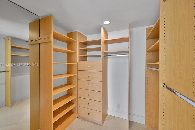 936 Intracoastal Dr 15H, Fort Lauderdale, FL 33304