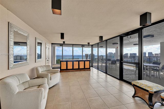 936 Intracoastal Dr 15H, Fort Lauderdale, FL 33304