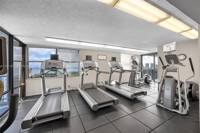 936 Intracoastal Dr 15H, Fort Lauderdale, FL 33304