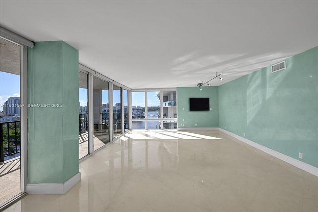 936 Intracoastal Dr 15H, Fort Lauderdale, FL 33304