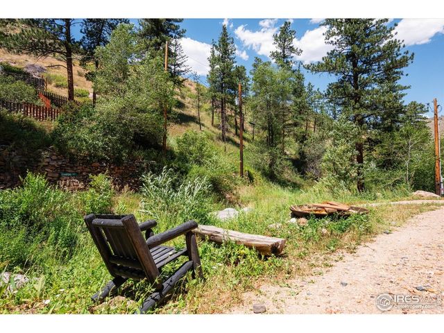 200 Falls Creek Dr, Bellvue, CO 80512