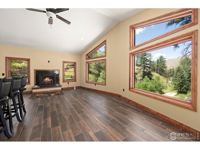 200 Falls Creek Dr, Bellvue, CO 80512