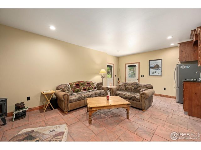 200 Falls Creek Dr, Bellvue, CO 80512