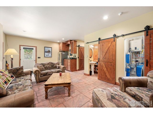 200 Falls Creek Dr, Bellvue, CO 80512