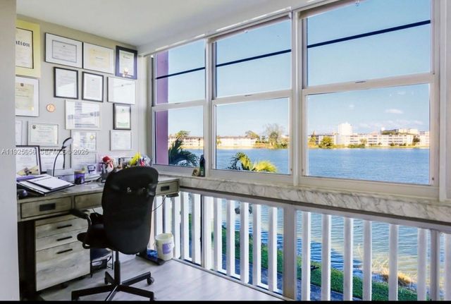 18555 NE 14th Ave 619, Miami, FL 33179