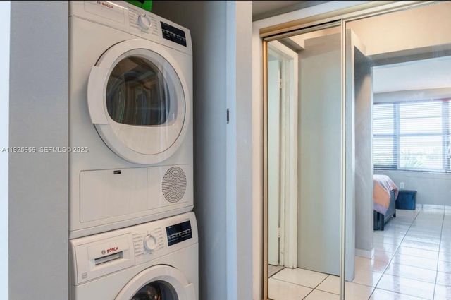 18555 NE 14th Ave 619, Miami, FL 33179