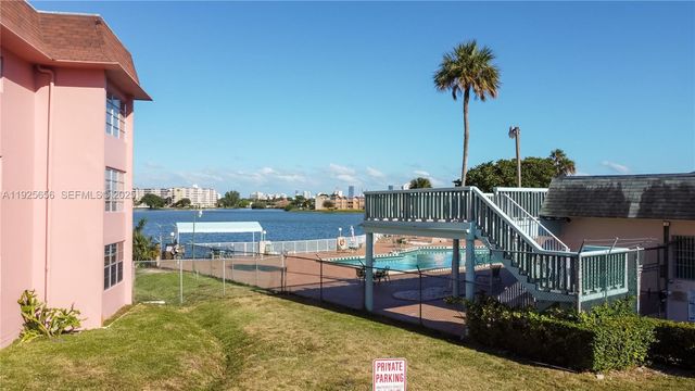 18555 NE 14th Ave 619, Miami, FL 33179
