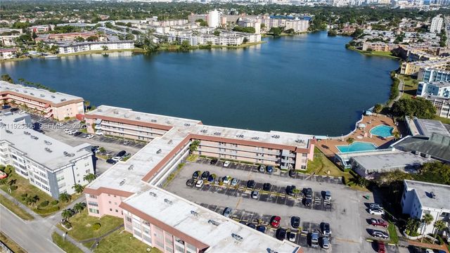 18555 NE 14th Ave 619, Miami, FL 33179