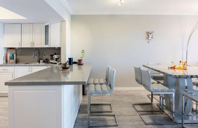 18555 NE 14th Ave 619, Miami, FL 33179