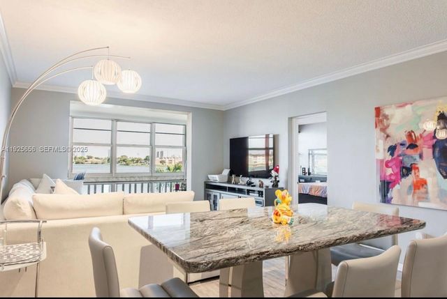 18555 NE 14th Ave 619, Miami, FL 33179