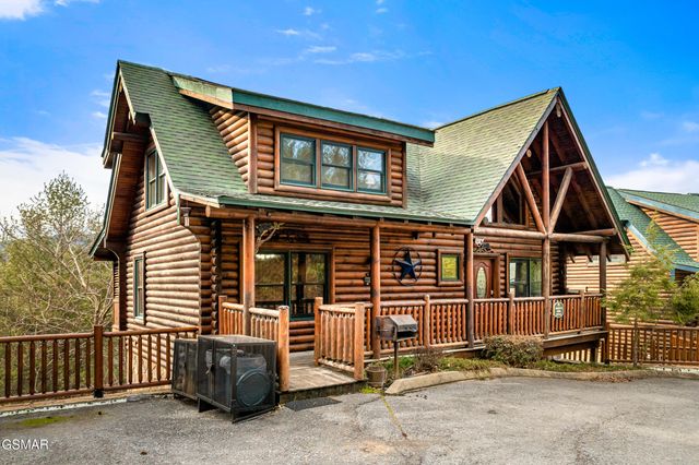 2214 Quiet Valley Way, Sevierville, TN 37862