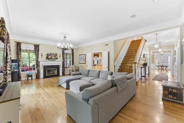 9889 CHAPEL BRIDGE ESTATES DR, Fairfax Station, VA 22039