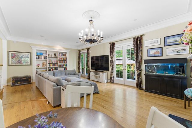 9889 CHAPEL BRIDGE ESTATES DR, Fairfax Station, VA 22039