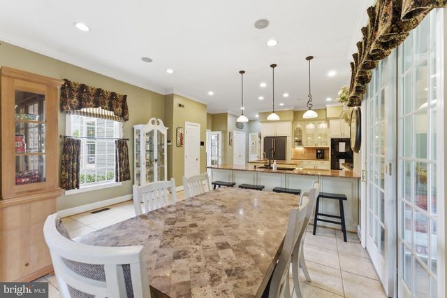 9889 CHAPEL BRIDGE ESTATES DR, Fairfax Station, VA 22039