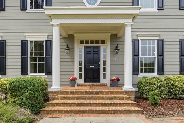 9889 CHAPEL BRIDGE ESTATES DR, Fairfax Station, VA 22039
