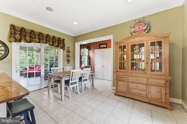 9889 CHAPEL BRIDGE ESTATES DR, Fairfax Station, VA 22039