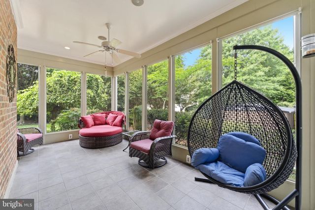 9889 CHAPEL BRIDGE ESTATES DR, Fairfax Station, VA 22039