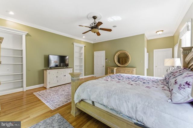 9889 CHAPEL BRIDGE ESTATES DR, Fairfax Station, VA 22039