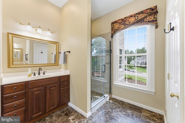 9889 CHAPEL BRIDGE ESTATES DR, Fairfax Station, VA 22039