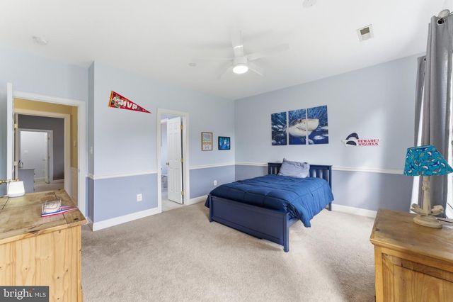 9889 CHAPEL BRIDGE ESTATES DR, Fairfax Station, VA 22039