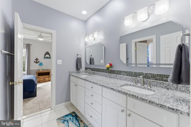 9889 CHAPEL BRIDGE ESTATES DR, Fairfax Station, VA 22039