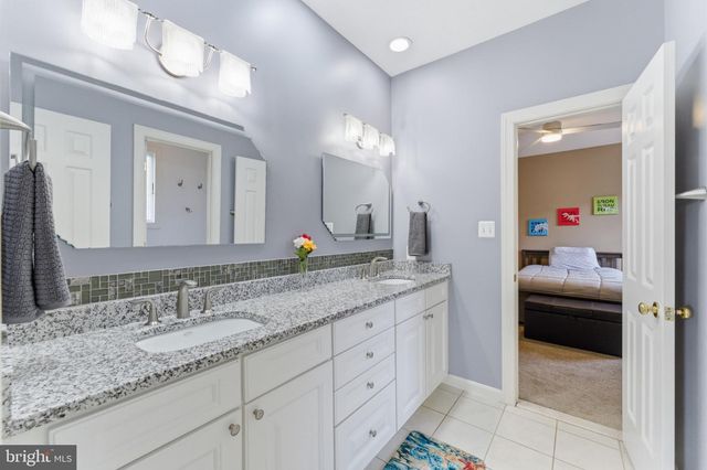 9889 CHAPEL BRIDGE ESTATES DR, Fairfax Station, VA 22039