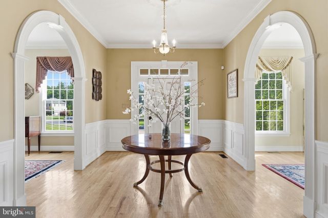 9889 CHAPEL BRIDGE ESTATES DR, Fairfax Station, VA 22039
