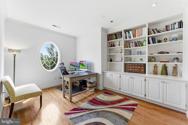 9889 CHAPEL BRIDGE ESTATES DR, Fairfax Station, VA 22039