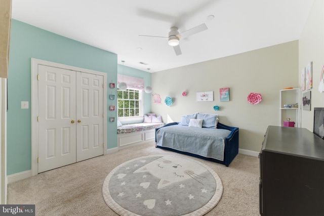 9889 CHAPEL BRIDGE ESTATES DR, Fairfax Station, VA 22039